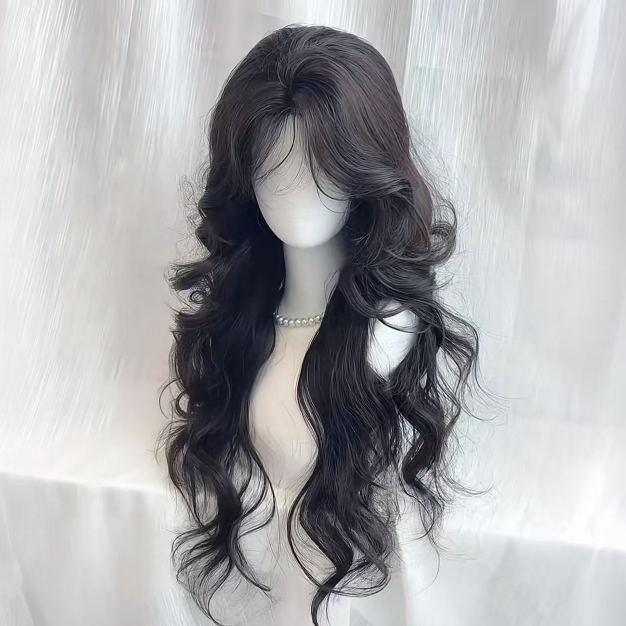 Connie Wig [Gentle Senior] Voluminøs Naturlig sort fransk midterdel Langt krøllet hår Elegant og blid stil