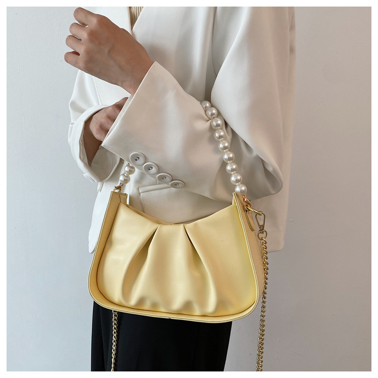 Fashion Gradient Color Pearl Chain Fold Cloud Bag display picture 1