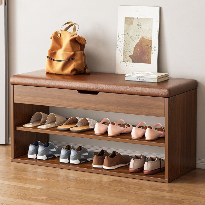 En la puerta del taburete de cambio de zapatos, puede sentarse en el taburete de zapatos del hogar, entrar en el taburete de la puerta
