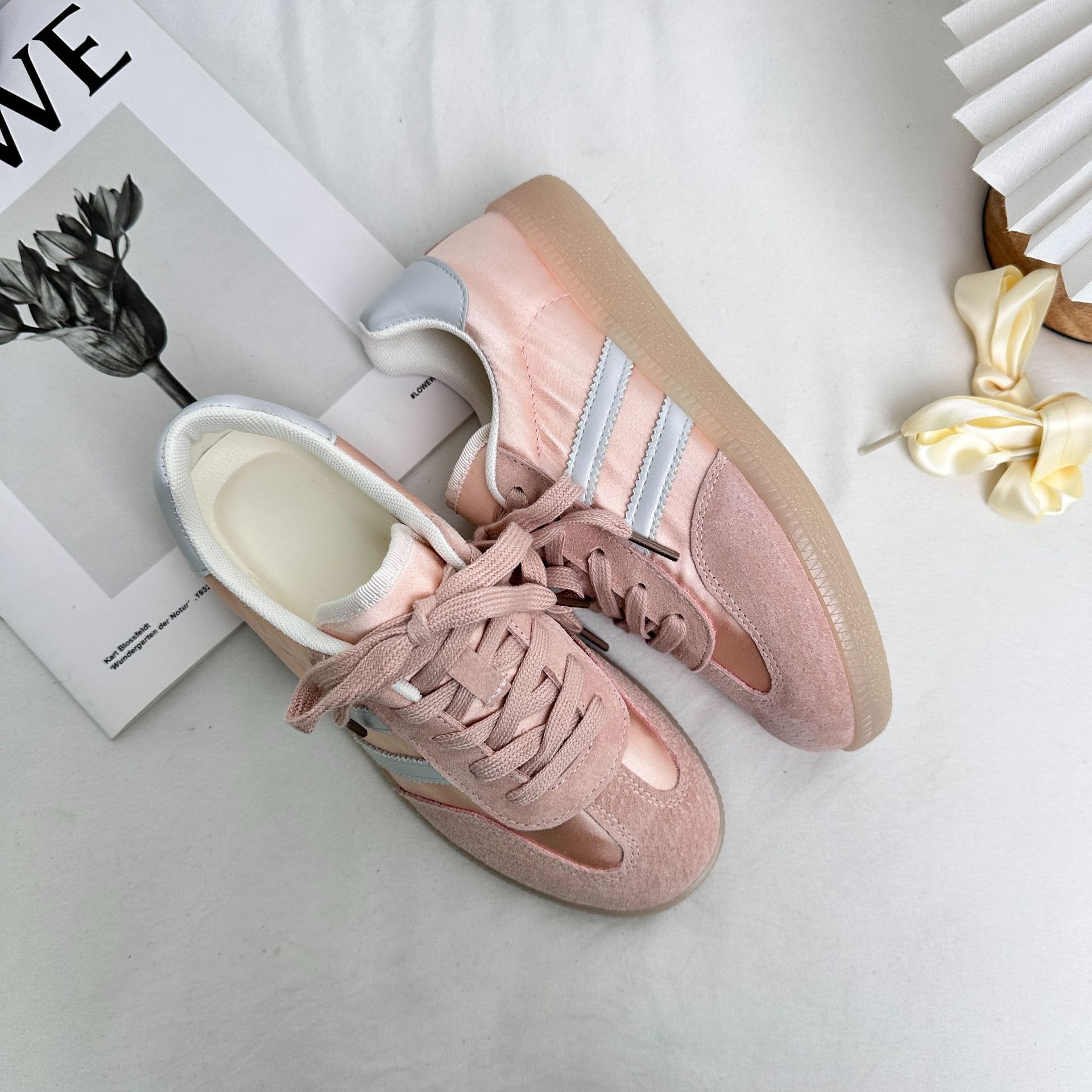 Versión coreana de plantillas de látex/zapatos de Forrest Gump ligeros zapatos de mujer zapatos de entrenamiento alemán zapatos de tabla zapatos blancos casuales 2025XY-A279