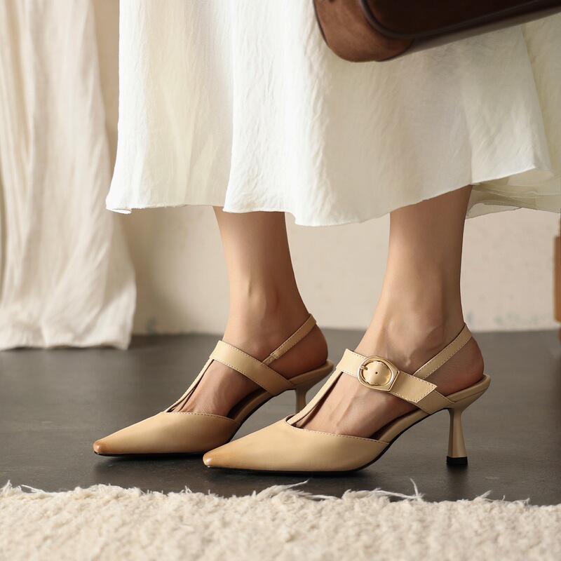 2026 Summer New French-Style Small Square-Toe Thin-Heel Closed-Toe Sandals with a Single Strap, Elegant Commuter Shoes, High Heels, Women's Shoes