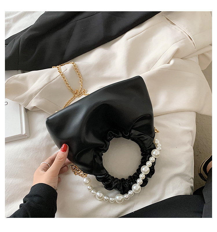Wholesale Pleated Pearl Chain Solid Color Handbag Nihaojewelry display picture 26