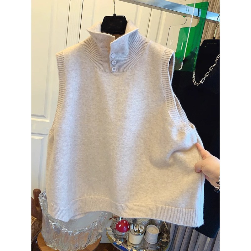 Knitted sweater for leisure