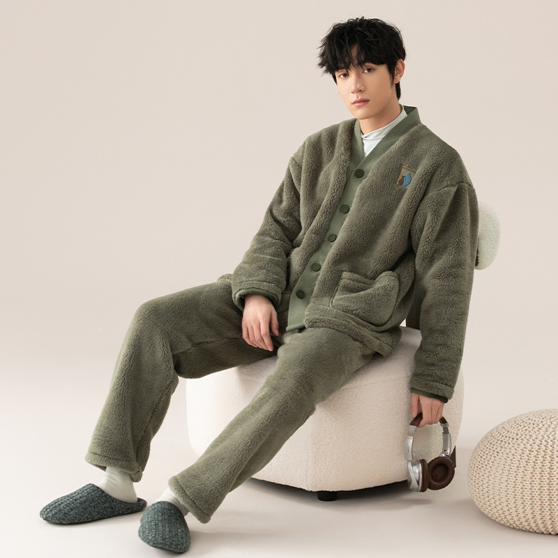 Pijamas de los hombres de invierno Nueva franela engrosada cálido traje de lana de coral de invierno con cuello en V cardigan de lana forrada homewear