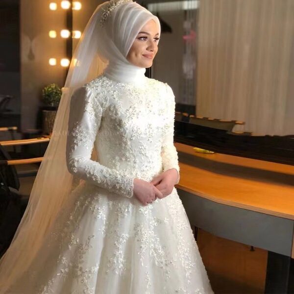 retro summer white long-sleeve for bride