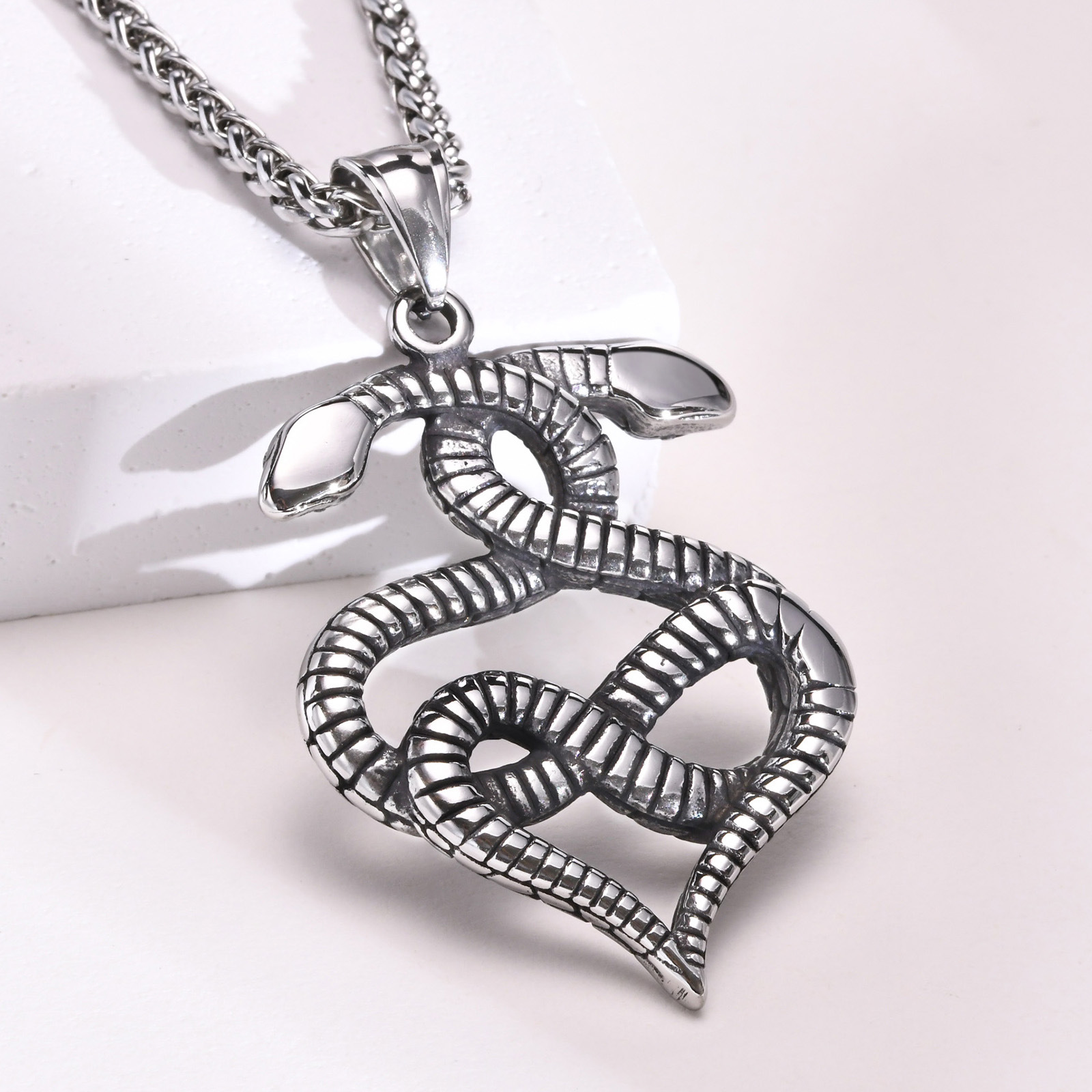 Fashion Snake Titanium Steel Pendant Necklace Plating Stainless Steel Necklaces display picture 2