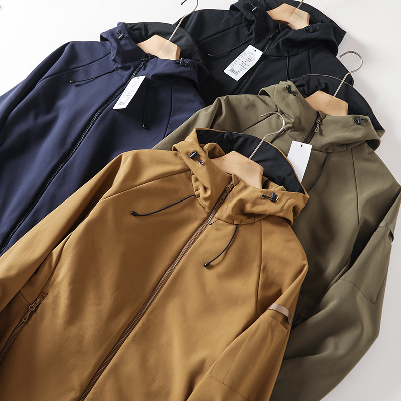 Nordic city outdoor! Windproof and waterproof! Autumn and winter men's foreign trade plus velvet soft shell hooded jacket_voghion.com
