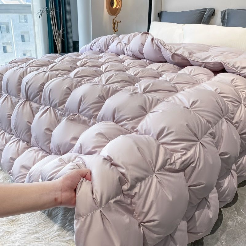 95% white goose down duvet, thickened for warmth, suitable for single or double beds, and can be used as a spring/autumn duvet insert