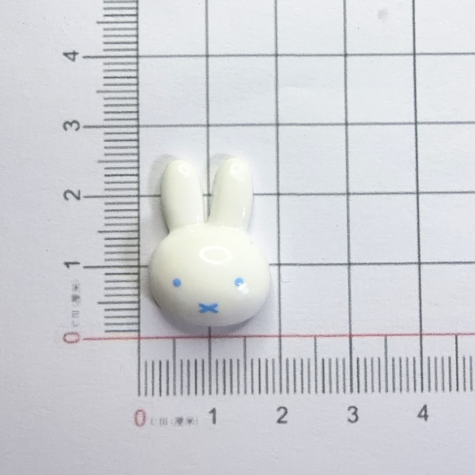Cara brillante venta caliente conejo Miffy conejo accesorios de resina DIY crema agujero de goma agujero zapatos caso de teléfono móvil accesorios de cabello con llaveros image 5