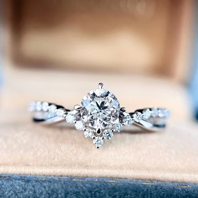 Engagement Ring Princess Style With Crown Design In Silver_voghion.com