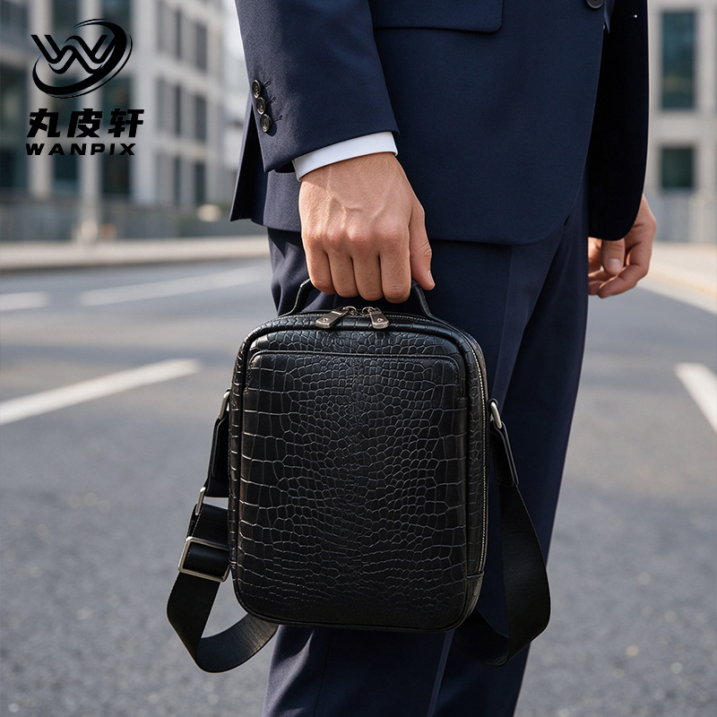 皮质鳄鱼纹单肩斜挎包男士商务休闲通勤大容量包包可背可挎小方包