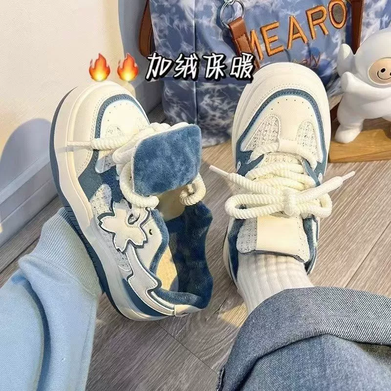 Плюшевая толстая подошва маленькая белая обувь женская 2024 осень и зима