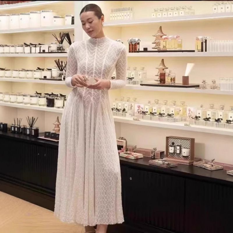 2026 Spring/Summer Round Neck Long Sleeve Lace Inner Dress with Flared Skirt 2026 Spring/Summer Round Neck Long Sleeve Lace Inner Dress with Flared Skirt