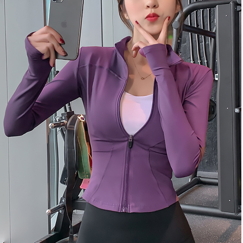 Cuello de soporte Delgado Chaqueta deportiva Aptitud apretada de las mujeres Top manga larga secado rápido cremallera delgada ropa de yoga otoño