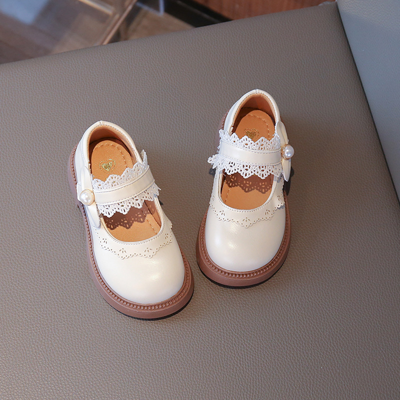 Zapatos de cuero de niñas primavera y otoño 2025 nuevos zapatos de suela suave para niños zapatos princesas zapatos negros de moda