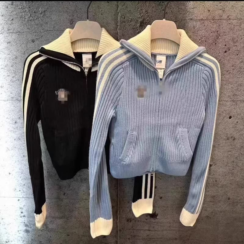 Song Yuqi's New Women's Casual Sweater, Retro Fashion, Contrasting Color Stripes, Sporty Slim Fit Knitwear 0719 Song Yuqi's New Women's Casual Sweater, Retro Fashion, Contrasting Color Stripes, Sporty Slim Fit Knitwear 0719