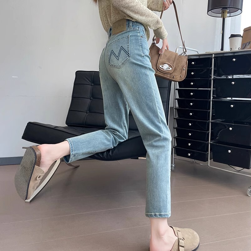 Blue Narrow Smoke Tube Jeans Women's Spring and Autumn 2025 New Style Small Nine-point French Stick Straight Pants