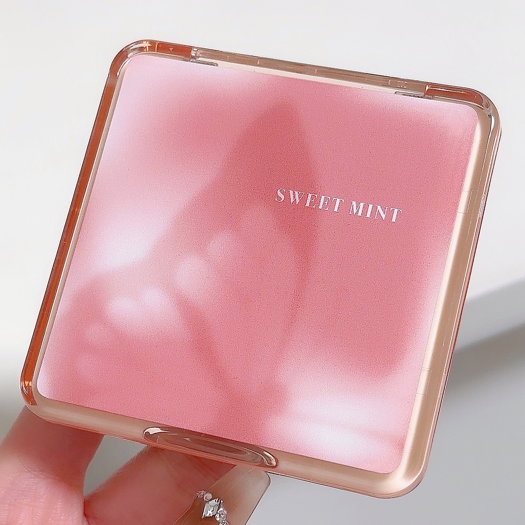 Sweet Mint Four-color Contouring Plate, All-in-one Plate, Pearlescent Highlight Brightening, Matte Nose Shadow, and Shadow Makeup Comprehensive Plate undefined