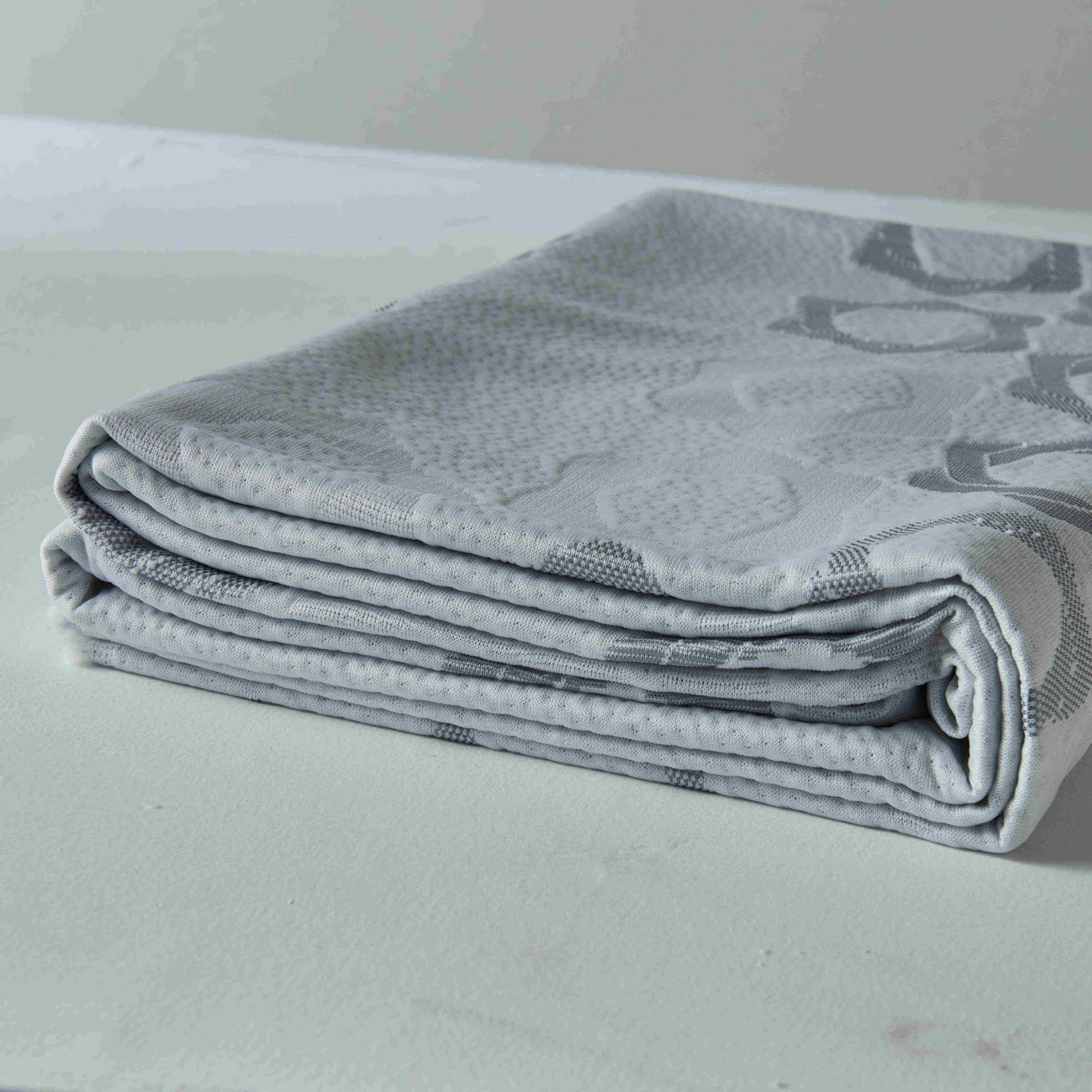 240 gramos de tela de colchón de color gris pálido unilateral tejido Jacquard tela de colchón tejido de urdimbre tela de tejido personalizada image 6
