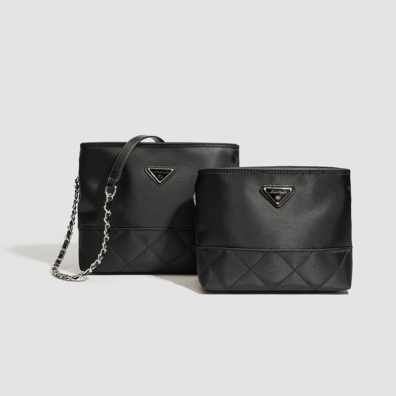 Solid Color Large-Capacity Fashionable Korean-Style Aesthetic Chain Shoulder Crossbody Bag Women's Bag 2026 New Stylish Small Square Bag