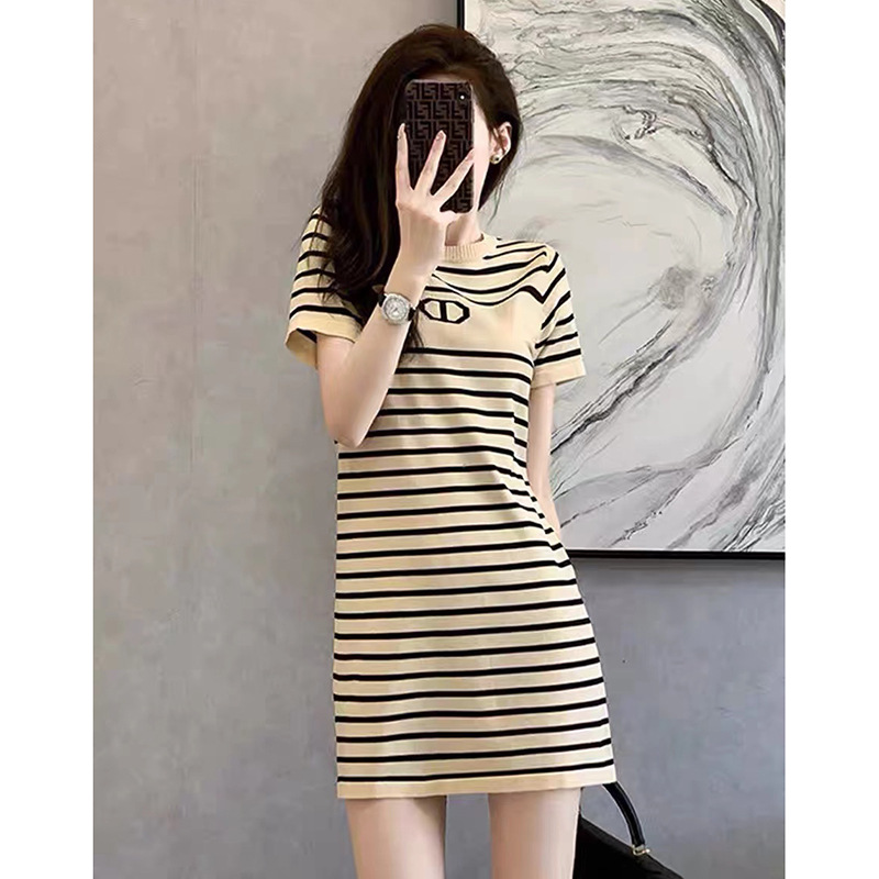 小香风撞色条纹针织连衣裙女夏季新款气质复古修身显瘦短袖中长裙