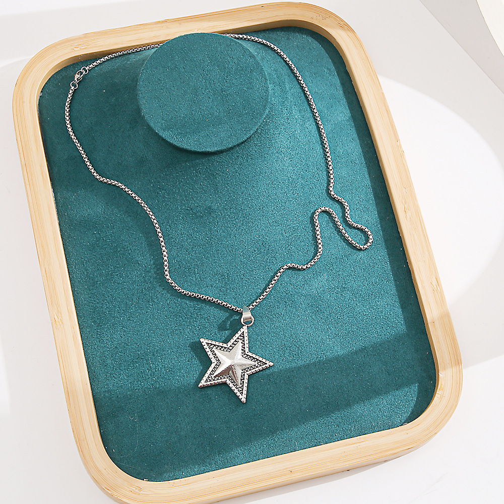 Fashion Pentagram Alloy Pendant Necklace