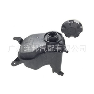 17137607482 Is Suitable for Bmw E82 Radiator Water Kettle Coolant Expansion Tank