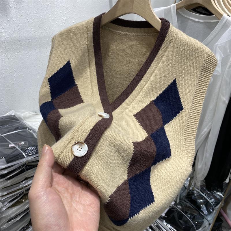 V领菱格坎肩打底马甲2025秋冬新款设计感小众针织开衫背心女上衣|undefined