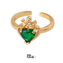 ����ʽ��ĸ�̰����ʯ���ڽ�ָͭ����С�ڲ���ɫ���Ծ������ʶԽ�