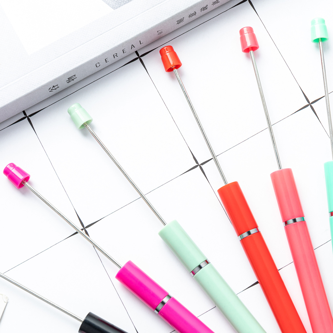 Inventario al por mayor creativo diy bolígrafo de cuentas largos bolígrafo de cuentas de impresión personalizado bolígrafo de cuentas de mano