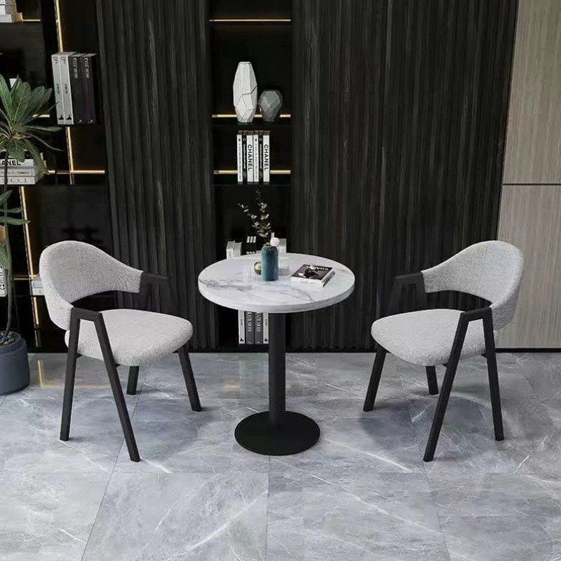 Простые переговоры по приему бизнес-балкона повседневных столов и стульев комбинации молочного чайного магазина кафе небольшой круглый стол обеденный стол и стулья комбинации