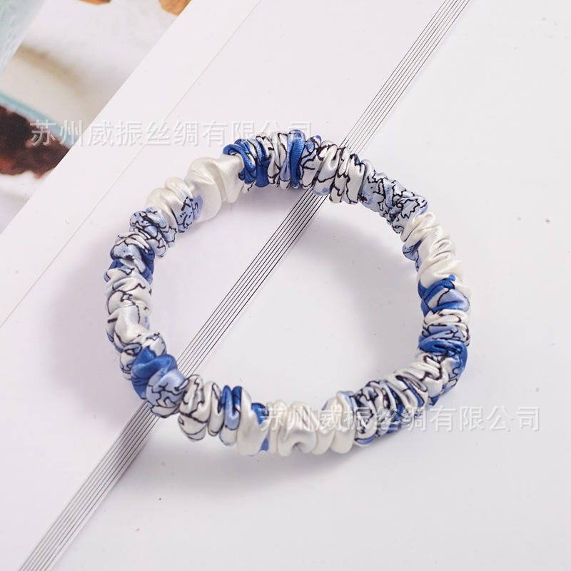 작은 파란색과 꽃