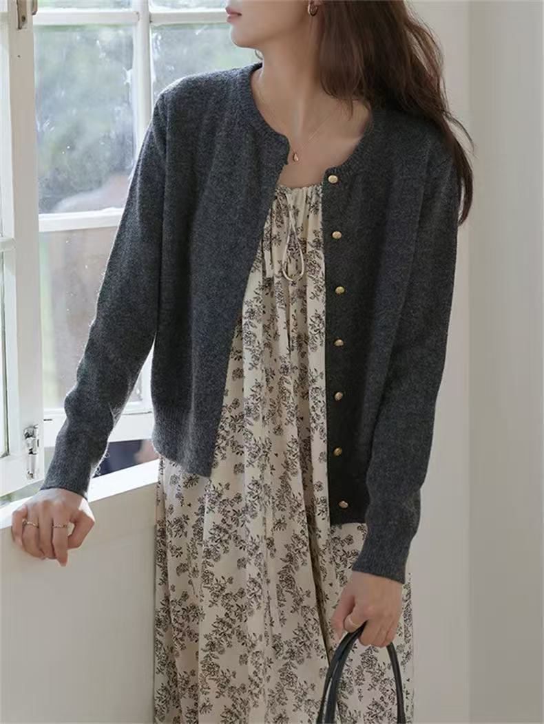 Classic Round-neck Knit Cardigan Women's Lightweight Button-up_voghion.com