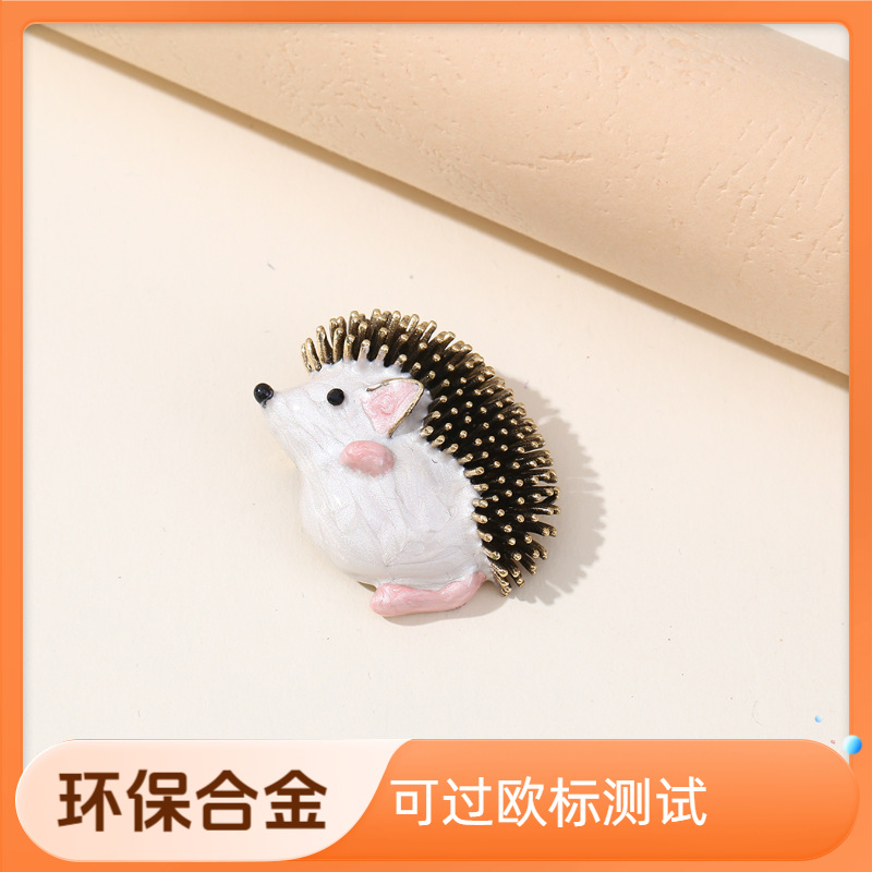 Cross-Border Cute Enamel Oil-Drip Hedgehog Brooch, Eco-Friendly Alloy, Fashionable Versatile Animal Anti-Exposure Brooch Wholesale