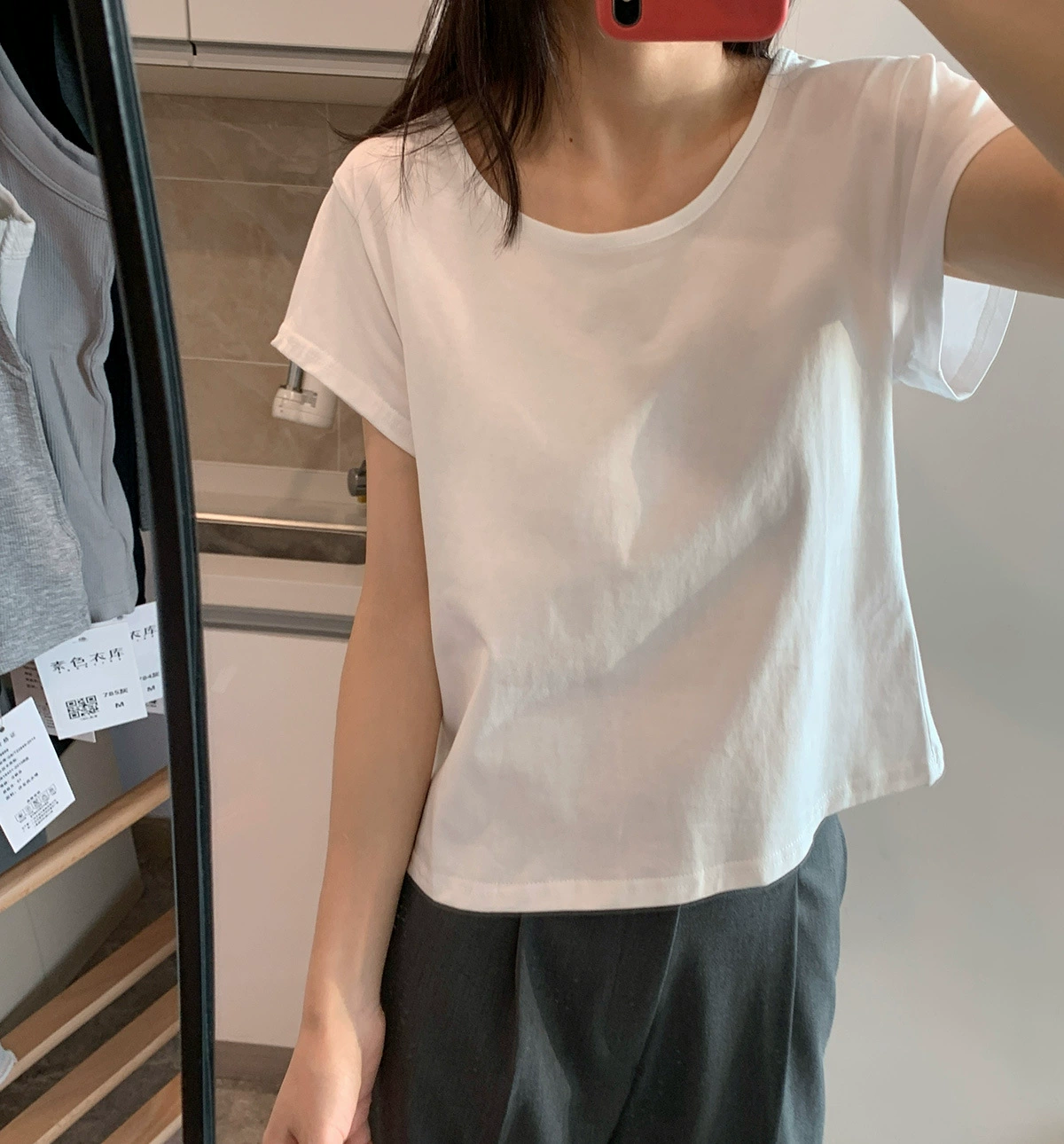 Женская футболка с короткими рукавами на правое плечо, лето 2024, новая белая хлопковая внутренняя одежда с круглым вырезом, ранняя весна, однотонный топ с большим вырезом
