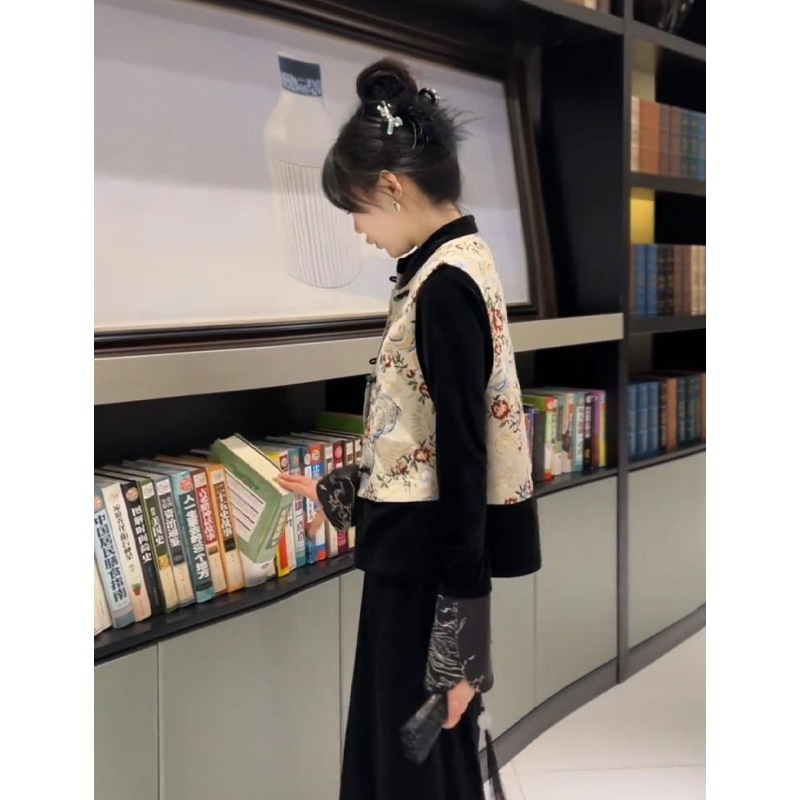 套装女2025春季新款高级感新中式国风盘扣马甲外套+连衣裙两件套|undefined