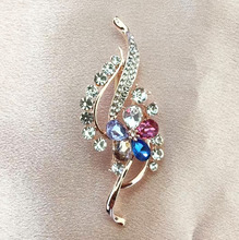 胸针高级感水晶渐变轻奢大衣胸花镶钻衣饰别针外套领针配饰品批发