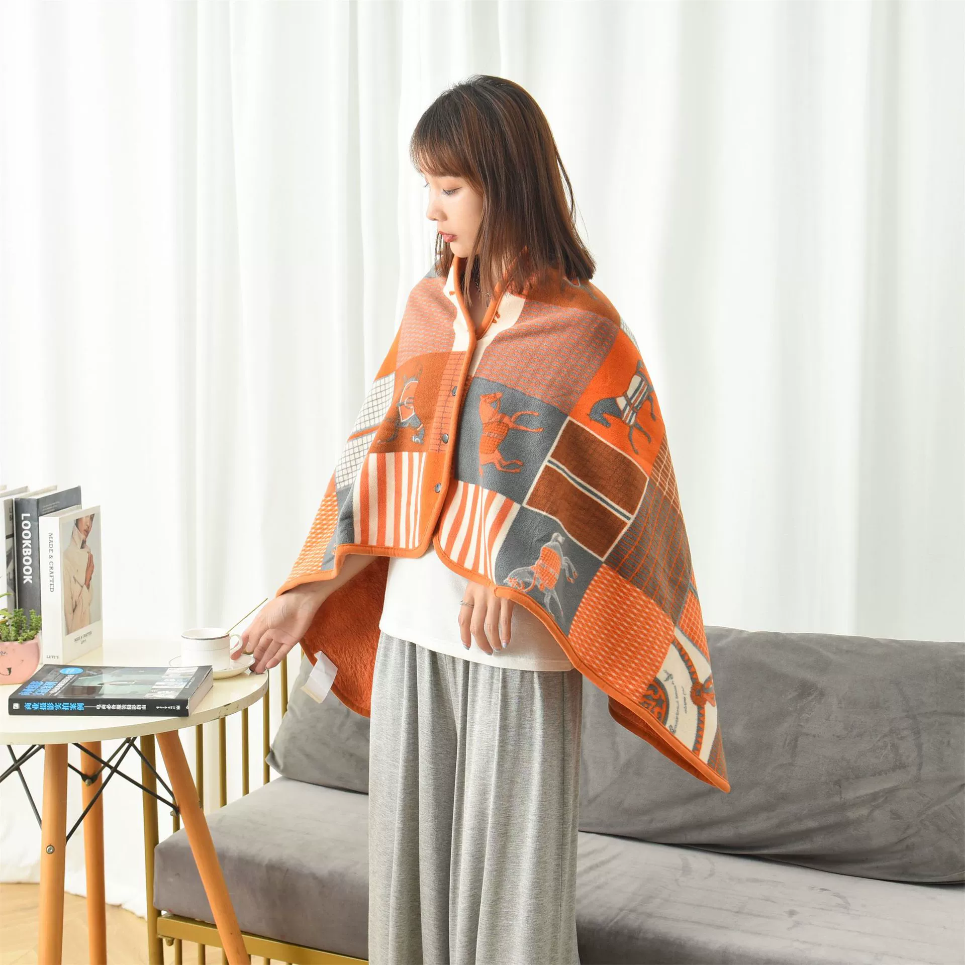 Multifunctional flannel duvet, soft cloak