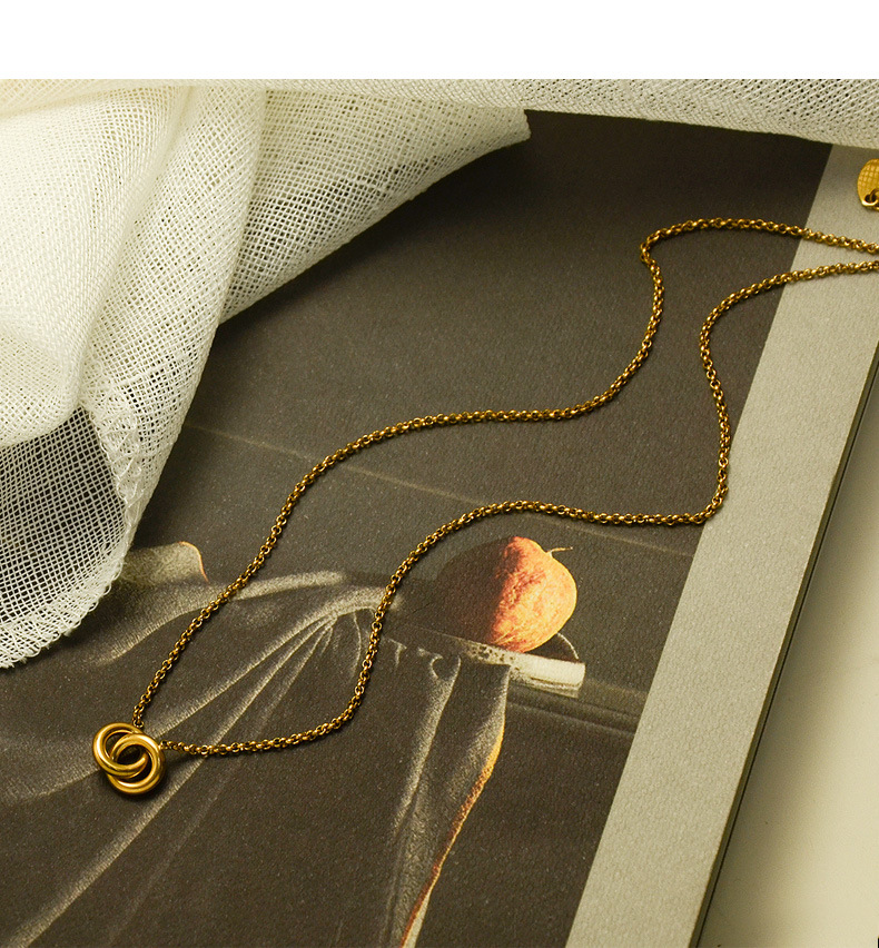 Fashion Simple Circle Pendant Necklace Female Titanium Steel Plated 18K