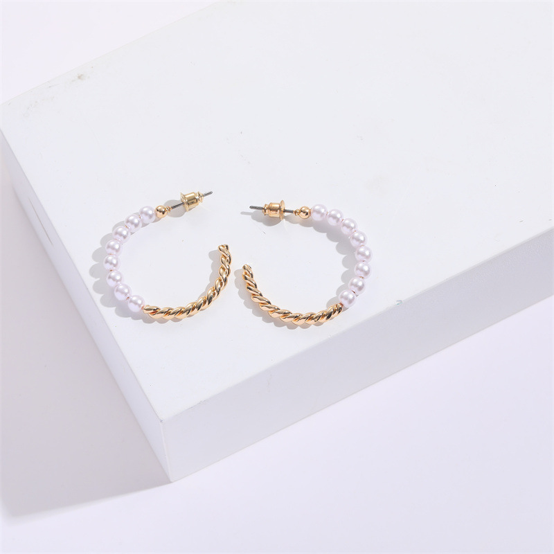 Simple Style C Shape Artificial Pearl Copper Plating Ear Studs 1 Pair