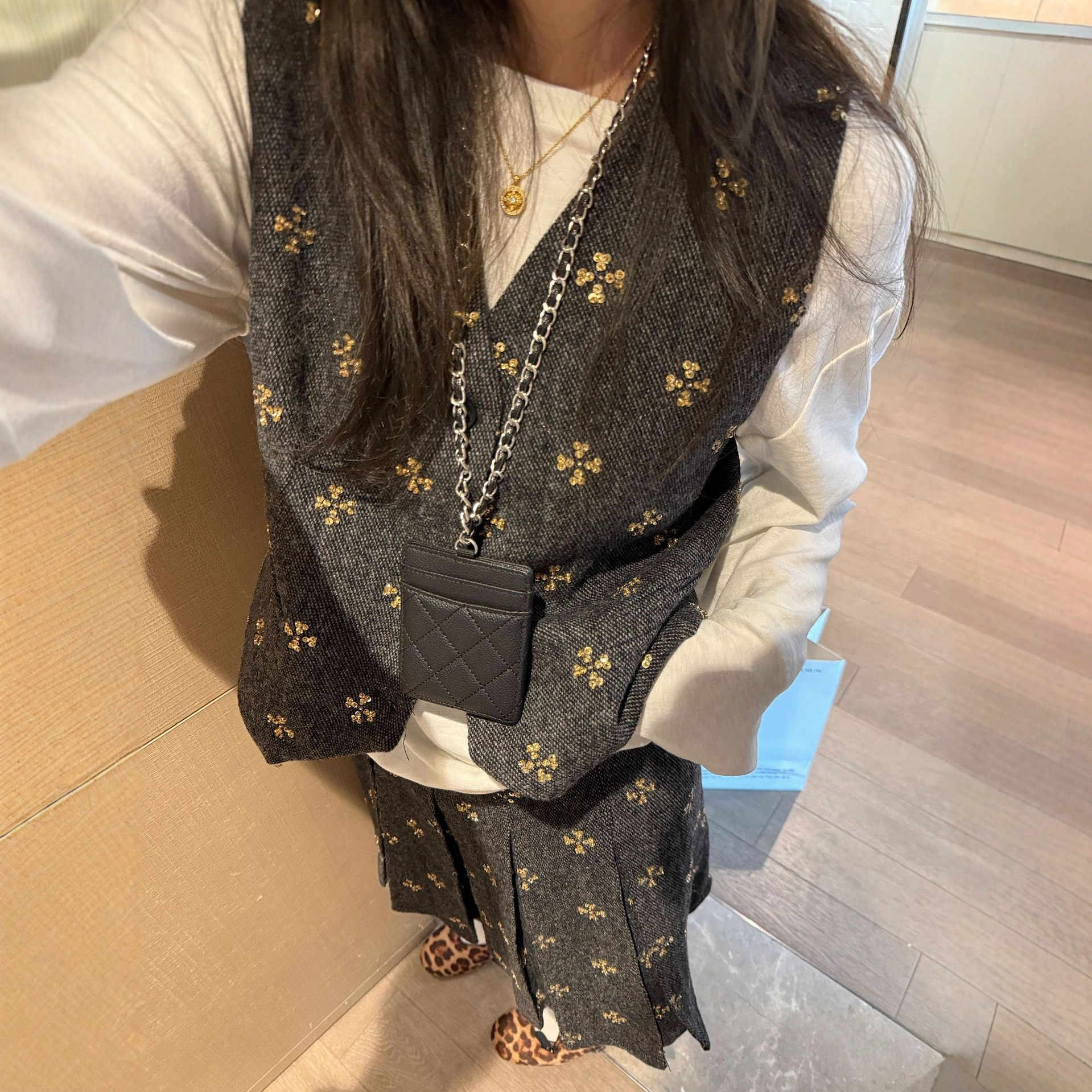 时尚复古风四叶草重工毛呢钉珠马甲女2025秋冬叠穿内搭背心上衣