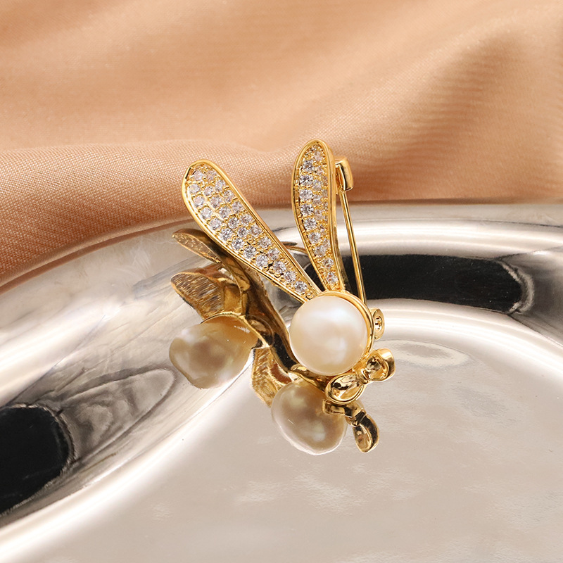 Perla de agua dulce clásico conejo serie broche elegante luz lujo natural perla ramillete joyería 18K oro real galvanoplastia image 3