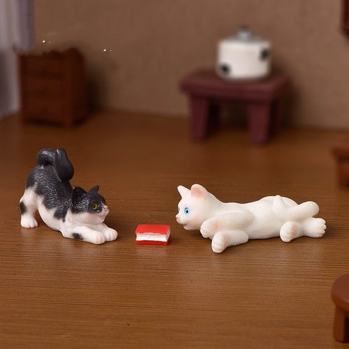 Mini kitten ornaments, miniature landscaping decorations, resin kissing cat friends, small gift ideas