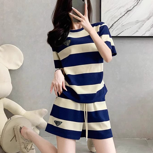 Women's Summer 2025 Retro Hong Kong Style Casual Outfit Set - Short Sleeve Pink and Black Striped Shorts, Petite Size Two-Piece Set