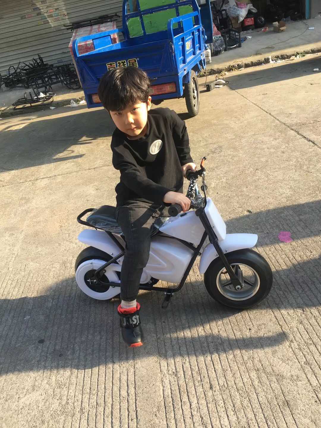 Mantis pequeño coche eléctrico infantil de batería de litio 36V coche de juguete de carreras trotar motocicleta Harley-Davidson