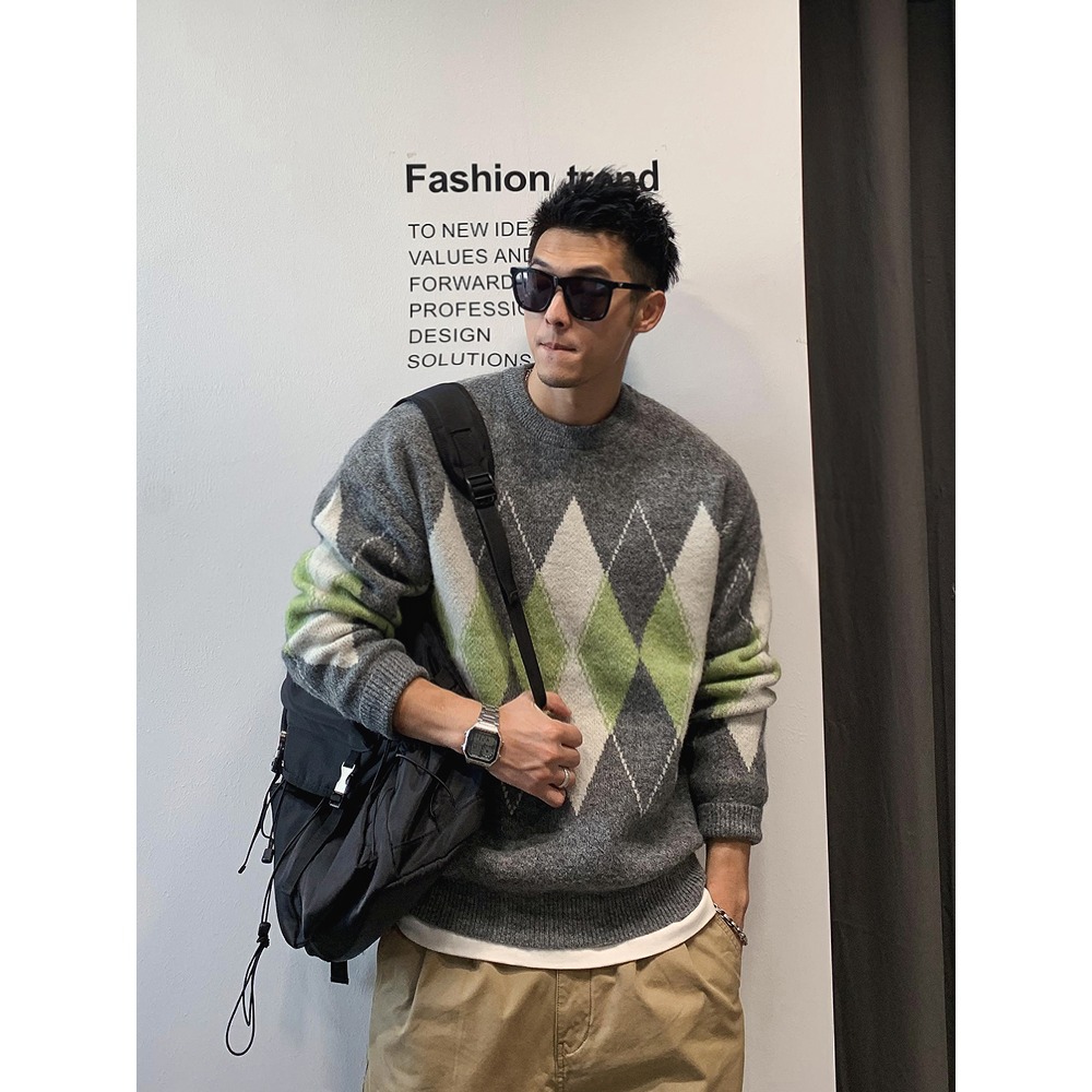 American-Style Casual Men's Sweater, Diamond-Patterned Vintage Loose Knit Pullover for Young Men, Trendy Round-Neck Sweater