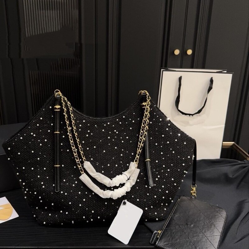 Tweed Style Woolen Quilted Chain Tote Bag Large Capacity Elegant Tweed Pearl Armpit Single Shoulder Satchel Bucket