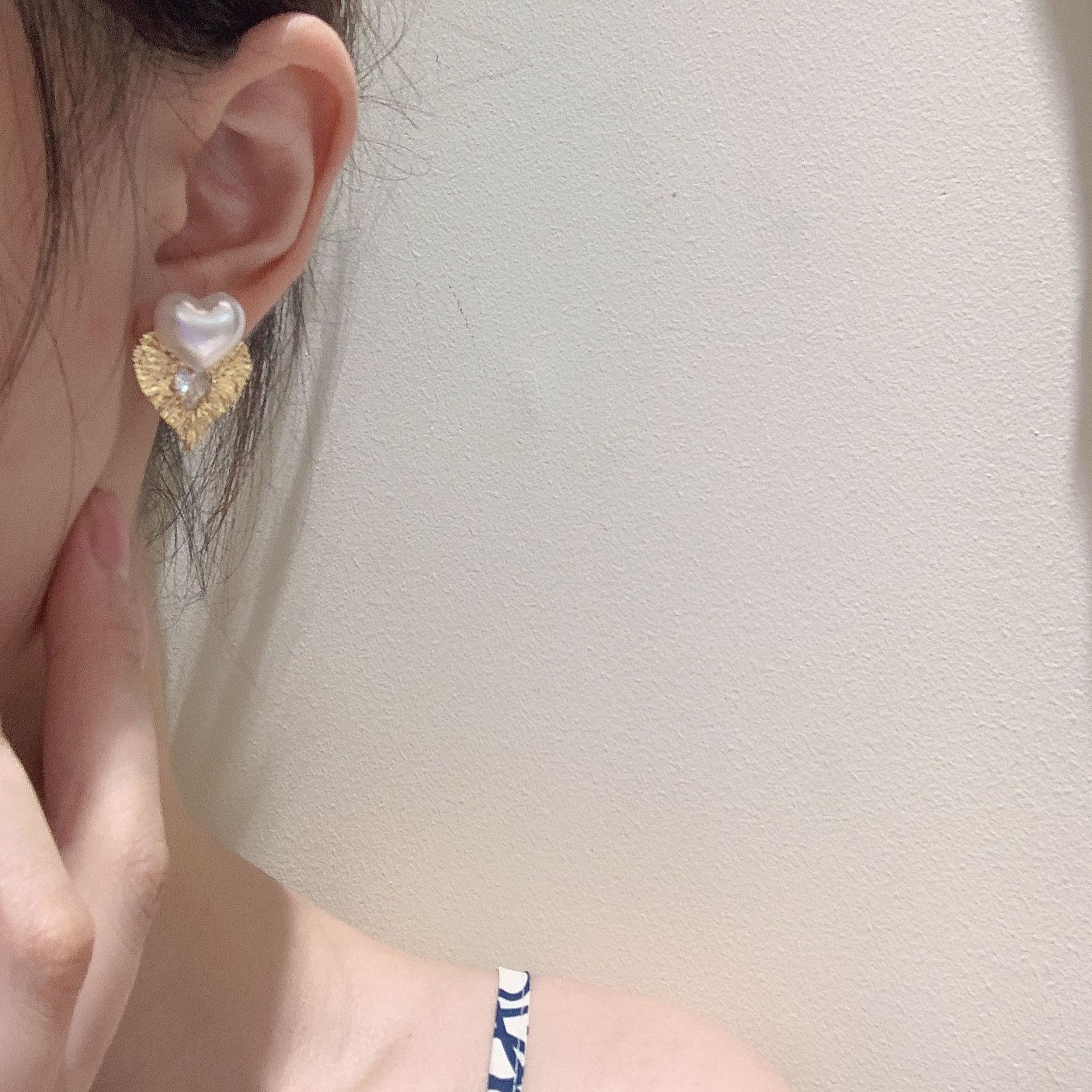 1 Pair Quantity Holiday, Daily Occasion 1 Pair Simple Style Commute Heart Shape Inlay Alloy Pearl Ear Studs