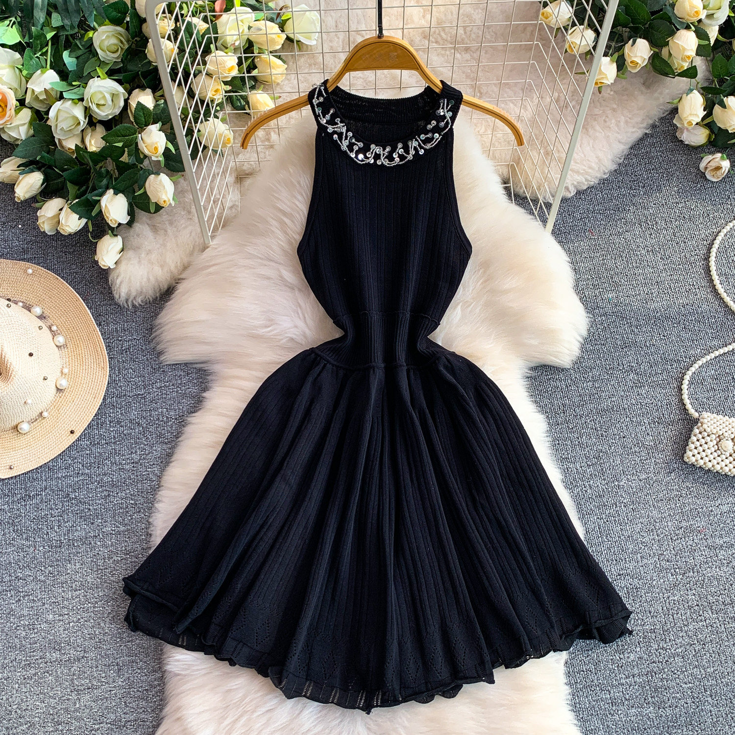 Elegant Sequined Halter Neck Dress For Women Slimming Flattering Summer Style Puffy Knitted Mini Skirt High End_ecoleips.com