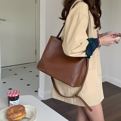 mmmpink// Early autumn chic, good texture, large capacity, versatile 2way shoulder crossbody casual bag for women